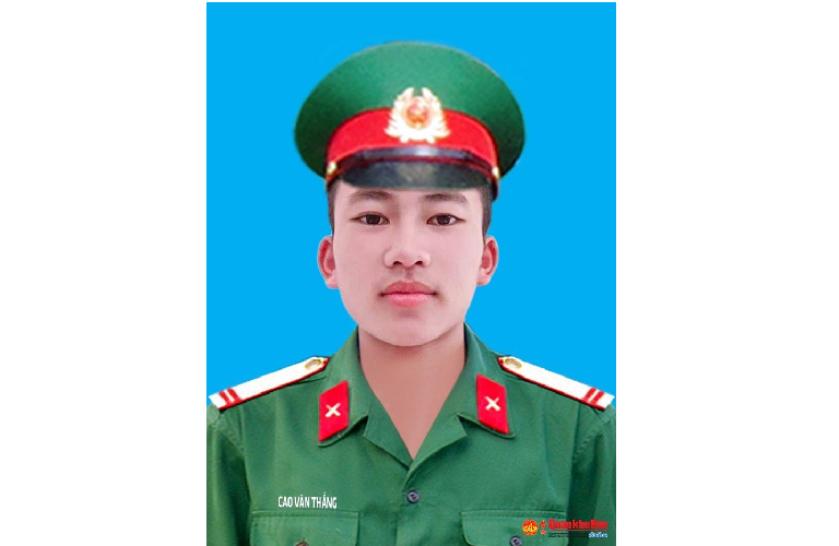 Trung sĩ, liệt sĩ Cao Văn Thắng (SN 2000), Chiến sĩ, Phòng Tham mưu - Kế hoạch. Quê quán: Hương Đô, Hương Khê, Hà Tĩnh. Huân chương Bảo vệ Tổ quốc hạng Ba; Huy hiệu “Tuổi trẻ Dũng cảm”. Lễ an táng tổ chức vào ngày 23/10 tại Nghĩa địa dòng họ, xã Hương Đô, huyện Hương Khê, tỉnh Hà Tĩnh.