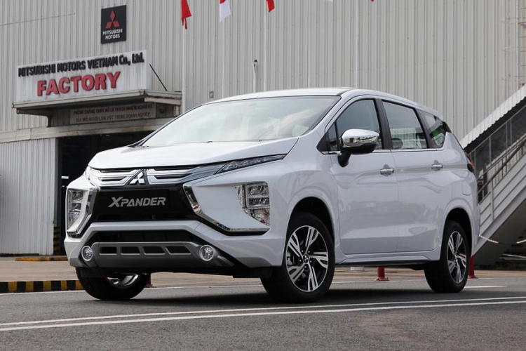 Ngoài ra, Mitsubishi Xpander Cross 2020 mới vừa ra mắt càng mở rộng thêm danh mục sản phẩm của Mitsubishi tại Việt Nam. Theo đó, bản Xpander AT 2020 (CKD) sẽ không có bất kỳ sự khác biệt nào về thiết kế và trang bị so với mẫu xe Xpander nhập khẩu.