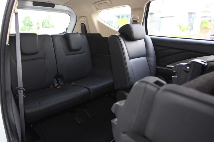 Mitsubishi Xpander 2020 lắp ráp vẫn được duy trì các trang bị an toàn và hỗ trợ lái như phiên bản trước đó gồm: Hệ thống điều khiển hành trình (Cruise Control); Hệ thống phanh an toàn (ABS-EBD); Hệ thống hỗ trợ lực phanh khẩn cấp (BA)