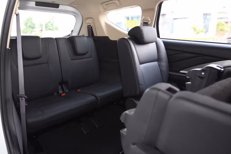 Mitsubishi Xpander 2020 lắp ráp vẫn được duy trì các trang bị an toàn và hỗ trợ lái như phiên bản trước đó gồm: Hệ thống điều khiển hành trình (Cruise Control); Hệ thống phanh an toàn (ABS-EBD); Hệ thống hỗ trợ lực phanh khẩn cấp (BA)