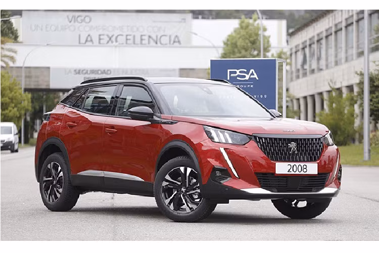 Hiện chưa rõ giá xe Peugeot 2008 mới tại Việt Nam cũng như động cơ và các trang bị tiện nghi, an toàn... Tuy nhiên, dự tính xe sẽ không bị cắt giảm nhiều so với các phiên bản đang được bán ra tại thị trường trong khu vực.