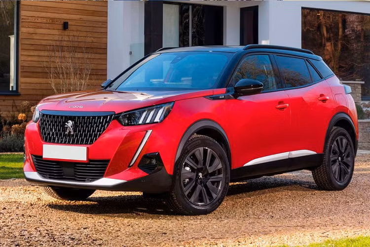 Theo đó, các đại lý của Peugeot Việt Nam hiện nay đã bắt đầu nhận đơn đặt hàng của khách đối với mẫu crossover 2008 mới. Thời gian ra mắt dự kiến của mẫu xe này được các tư vấn bán hàng tiết lộ là vào tháng 12 tới. Trước đó, những hình ảnh chạy thử của Peugeot 2008 2021 mới tại Quảng Nam, nơi đặt nhà máy của THACO đã được đăng tải lên mạng xã hội và thu hút rất nhiều sự quan tâm từ phía người dùng trong nước.