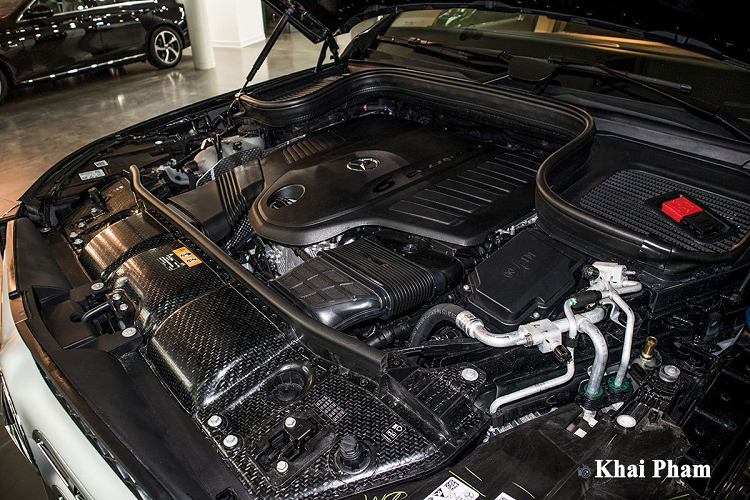 Thương hiệu "ngôi sao ba cánh" trang bị cho GLS 450 4 Matic khối động cơ I6, dung tích 3.0L cho công suất tối đa 367 mã lực tại 5.500 - 6.100 vòng/phút, mô-men xoắn tối đa 500 Nm tại 1.600 - 4.500 vòng/phút. Được biết, khối động cơ này kết hợp với hệ thống EQ Boost và động cơ điện 48 volt, sản sinh 22 mã lực, 250 Nm mô men xoắn, cho phép xe tăng tốc nhanh hơn, tiết kiệm nhiên liệu hơn.