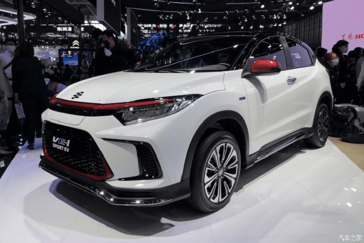 Không chỉ là sàn diễn của những mẫu xe chạy xăng dầu truyền thống, Triển lãm Ô tô Bắc Kinh 2020 còn là một sân khấu lớn đối với những mẫu xe điện tân tiến, đang xuất hiện ngày một nhiều ở thị trường xe nước này. Liên doanh GAC-Honda lần này đã giới thiệu mẫu xe điện Everus VE-1 Sport EV.