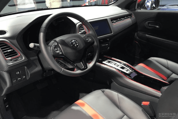 Nội thất của Everus VE-1 Sport EV trông rất cơ bản, nhưng vẫn mang phong cách của những mẫu xe Honda thế hệ mới hiện nay.