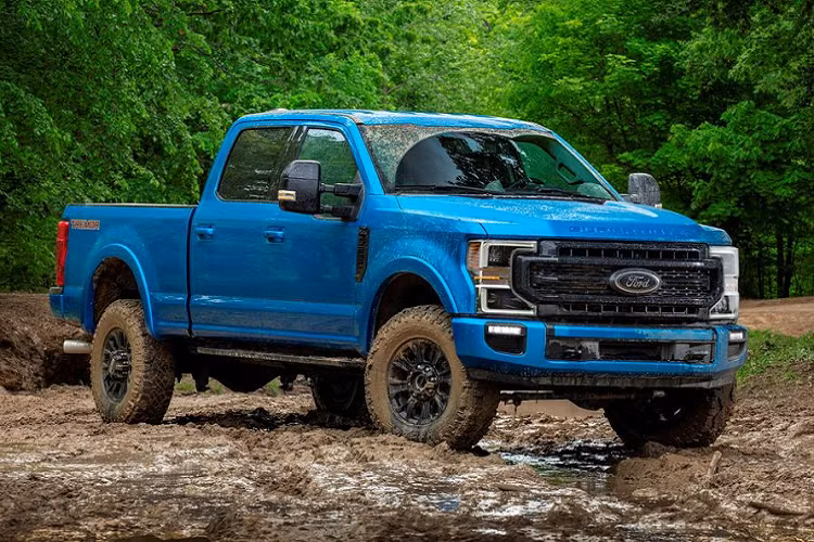 Hiểu được mức độ cạnh tranh khốc liệt của phân khúc mặc dù luôn đứng đầu về doanh số, Ford đã thầm lặng nghiên cứu với tham vọng đi trước thời đại và trình độ phát triển của các đối thủ. Và mới đây, thông qua Patent Swarm và các tài liệu từ Cơ quan Sáng chế và Nhãn hiệu Mỹ, Ford đã đăng ký thành công hệ dẫn động mới sáng chế của mình.