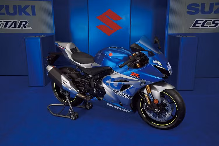 Suzuki là thương hiệu ôtô/xe máy danh tiếng của Nhật Bản. Được thành lập từ năm 1920, ban đầu Suzuki có lịch sử kinh doanh trong ngành dệt may dưới sự lãnh đạo của ông Suzuki Michio. Tuy nhiên, đến năm 1937, Suzuki bắt đầu bước sang lĩnh vực chế tạo ôtô và nhận được một số thành tích đáng chú ý trong thời gian đó.