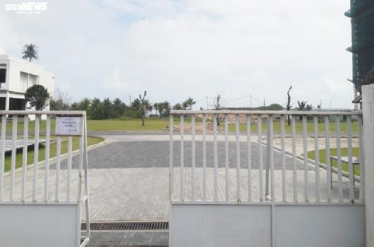 Dự án Khu du lịch Biển Non Nước tại phường Hòa Hải, quận Ngũ Hành Sơn có diện tích hơn 3,7ha. Năm 2007, Vũ "nhôm" xin nhận chuyển quyền sử dụng đất, thuê đất để đầu tư khu resort, được ông Trần Văn Minh ký văn bản đồng ý, không qua đấu giá đất. Năm 2012, ông Nguyễn Ngọc Tuấn, khi đó là Phó Chủ tịch UBND TP. Đà Nẵng ký quyết định giao đất, gây thất thoát cho Nhà nước 1.300 tỷ đồng. 