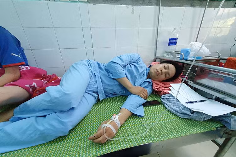 Ly do vo cuu chu tich phuong thue nguoi hanh hung can bo tu phap