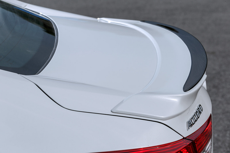 Một bộ khung ốp vòm bánh xe bằng nhôm cũng có thể được mua với giá 16.500 yên (3,6 triệu đồng). Ngoài ra, một loạt các trang bị nội thất cũng được Access cung cấp cho Honda Accord 2020.