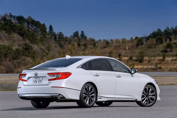 Ước tính một người nếu muốn sở hữu toàn bộ gói bodykit cho Honda Accord 2020 này với những tùy chọn cao cấp nhất sẽ tốn hơn 360,000 yên (tương đương 80 triệu).
