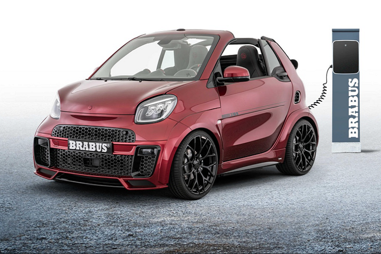 Không chỉ cho ra đời những bản độ xe sang hay xe thể thao, Brabus đã trình làng một mẫu xe thể thao chạy phố mang tên Ultimate-E chạy điện. Thực chất đây là phiên bản nâng cấp từ chiếc Smart EQ ForTwo Cabrio.