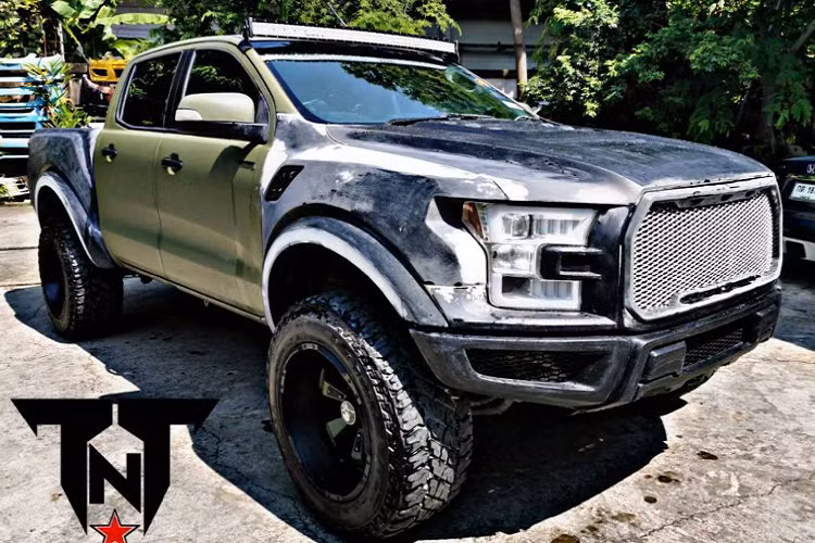 Một điều đáng lưu ý đó là các miếng ốp trên bản độ đều được làm từ nhựa polycarbonate hoặc sợi thủy tinh vì thế độ bền của chúng sẽ không bằng với cả Ranger Raptor. Trong tương lai gần hãng độ trên có thể cung cấp thêm bộ giảm xóc bằng thép của F-150