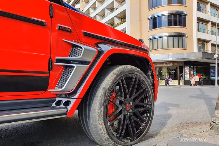 Tại Việt Nam, giá xe Mercedes-AMG G63 Edition 1 nhập khẩu tư nhân có giá khoảng hơn 14 tỷ đồng, chưa gồm bất kỳ tùy chọn nào, và chắc chắn chiếc G63 Edition 1 độ bởi Brabus này sẽ còn đắt đỏ hơn rất nhiều.