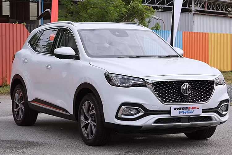 Xe hybrid và hybrid cắm sạc sử dụng kết hợp với động cơ đốt trong không yêu cầu cơ sở hạ tầng, đường sá hay các trạm sạc đặc biệt như xe điện.