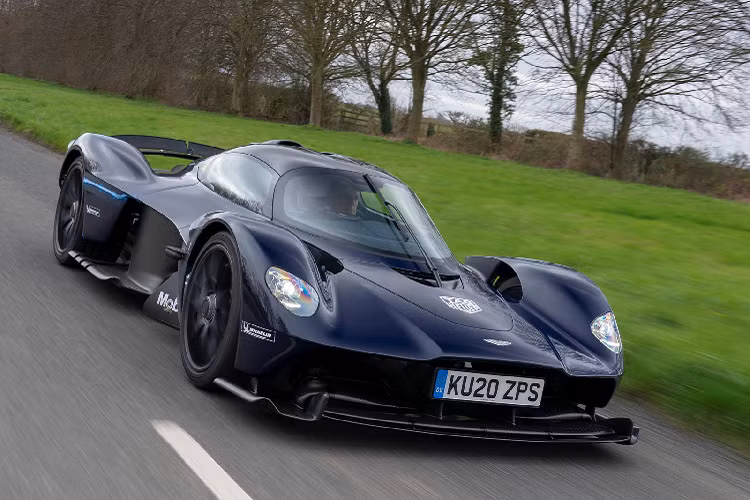 Chỉ có 25 chiếc xe Aston Martin Valkyrie mới được lên kế hoạch sản xuất và việc giao hàng cũng sẽ được bắt đầu tiến hành vào cuối năm nay.