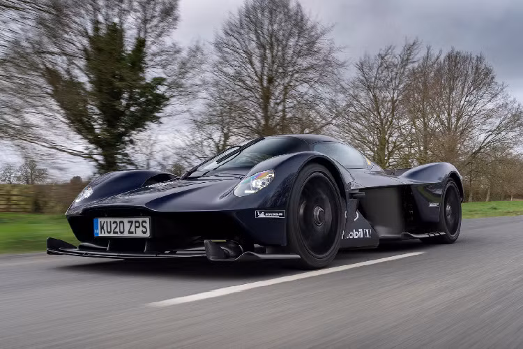 Cả Aston Martin và Red Bull Advanced Technologies hiện đang chính thức kết hợp và thực hiện các thử nghiệm cuối cùng trước khi đưa chiếc xe đến với những người chủ sở hữu.