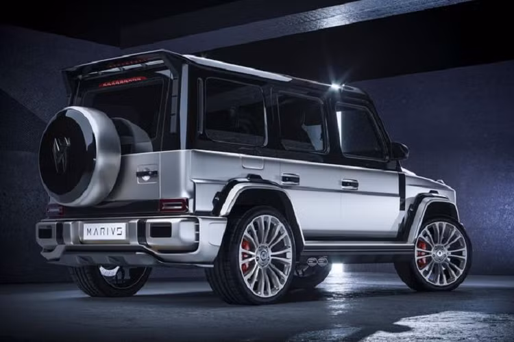 Tất nhiên, điều không thể thiếu ở một bộ bodykit thân rộng là các vòm bánh xe mở rộng tối đa.