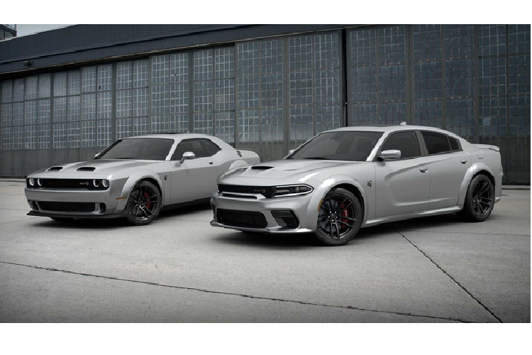 Gói kỷ niệm 50 năm được trang bị cho các phiên bản Challenger R/T, Challenger R/T Scat Pack, và R/T Scat Pack Widebody, thêm lần lượt 4.995 USD, 5.495 USD và 11.495 USD thêm vào giá xe Dodge Challenger 50th chưa được công bố. Xe sẽ tới tay khách hàng vào mùa thu.