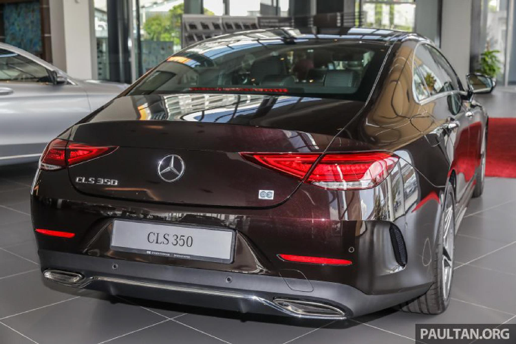 Dựa vào hình ảnh, khả năng cao chiếc E63 mới trong ảnh được chụp ở Đức tại nhà máy Sindelfingen, đây chính là nơi sản xuất E-Class (W213), và cũng là nơi sản xuất các mẫu xe khác như: sedan CLS, các biến thể của dòng S-Class cùng với siêu sang Maybach S-Class và siêu xe AMG GT.