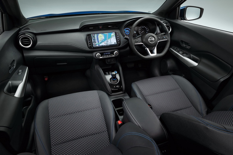 Nissan Kicks 2021 có sẵn phanh khẩn cấp, trợ giúp khẩn cấp khi đạp nhầm chân ga, cùng tính năng gọi trợ giúp khi gặp sự cố khẩn cấp.