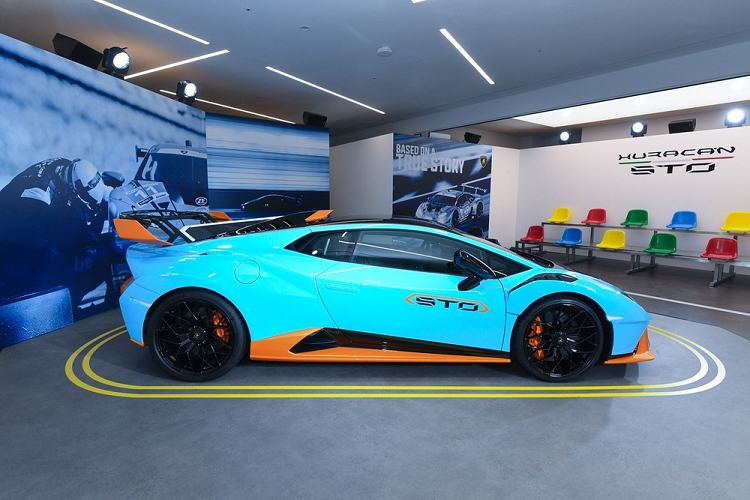 Thời gian giao hàng siêu xe Lamborghini Huracan STO nhanh nhất cho các đại gia ở xứ sở kim chi bắt đầu từ tháng 7 năm 2021. Ước tính, giới nhà giàu Hàn quốc phải chi ra số tiền hơn 14 tỷ đồng để sở hữu mẫu siêu xe Lamborghini Huracan STO. Các đại gia ở xứ sở kim chi có thể nhận bàn giao xe Lamborghini Huracan STO vào Quý III năm sau