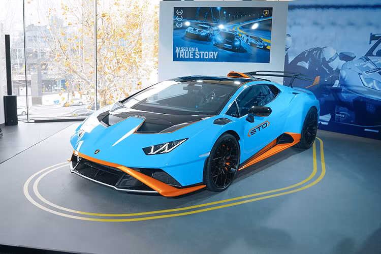 Trong đó, vừa mới đây thôi, chiếc siêu xe Lamborghini Huracan STO đã được mang đến thị trường châu Á giới thiệu, đất nước có vinh dự được giới thiệu siêu xe Lamborghini Huracan STO đầu tiên ở châu Á chính là Hàn Quốc.