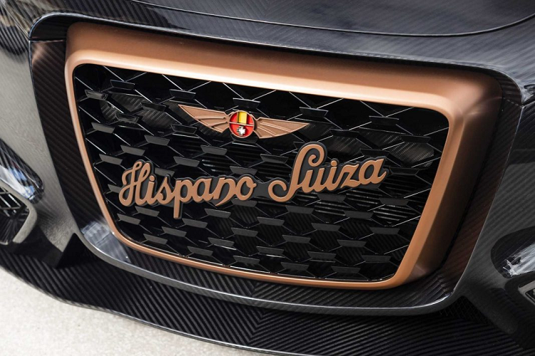 Chiếc siêu xe điện Carmen Boulogne được giới thiệu đến thế giới mới đây sở hữu nhiều chi tiết cá nhân hóa để hướng đến đường đua nhưng vẫn giữ lại được tính sang trọng và thoải mái của một chiếc GT.