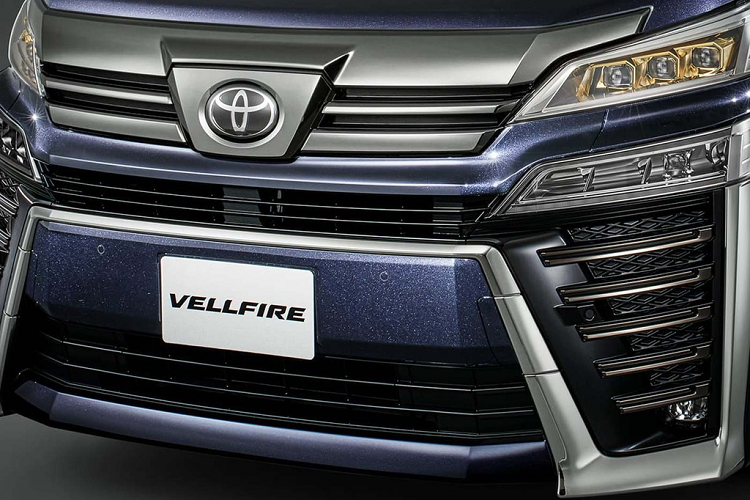 Những cảm báo an toàn trên xe được hỗ trợ bởi radar sóng milimet và hệ thống camera một mắt. Xe cũng có cảnh báo giao thông phía sau, nhận dạng biển báo giao thông và hệ thống đèn pha tự động.