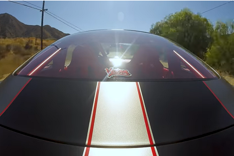 Phối hợp với hệ truyền động độc đáo trên là một hộp số 6 cấp liên tục tương tự với những gì có trong một chiếc xe đua GT3.