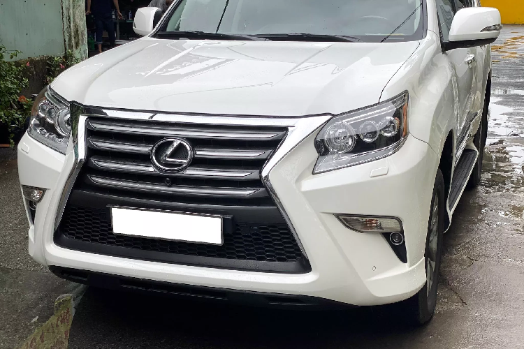 Trên thực tế, bên cạnh nhiều thương hiệu xe sang đến từ châu Âu, thương hiệu xe sang Lexus luôn được nhiều khách hàng Việt yêu thích và tin dùng bởi sự bền bỉ, không hỏng vặt, chi phí vận hành lại thấp hơn xe Đức. Đây chính là yếu tố mang tính cốt lõi giúp dòng xe SUV Lexus GX hay nhiều dòng xe Lexus khác giữ giá bậc nhất tại thị trường Việt.