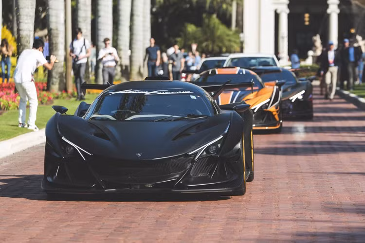 Việc những chiếc xe được sản xuất giới hạn như thế sẽ khiến người hâm mộ, người mê xe khó có khả năng nhìn thấy và khám phá chúng. Vì thế, Apollo đã tổ chức chuyền lưu diễn khắp thế giới của ba những chiếc Apollo IE này để giúp người mê xe có khả năng nhìn thấy chúng di chuyển cùng nhau.