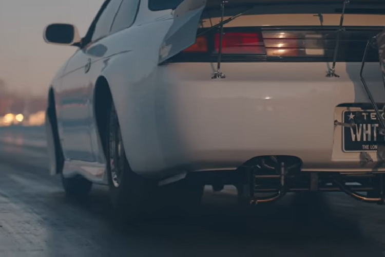 “White Rice” thực chất có tới hai khối động cơ khác nhau, và đội ngũ độ xe có thể hoán đổi chúng tùy thuộc vào tình huống. Trong video ở đây, chúng ta được thấy nó chạy ¼ dặm (hơn 400 mét), nhưng Prospeed nói rằng mục tiêu của họ là tập trung đua quãng 1/8 dặm (hơn 200 mét) ngắn hơn trong tương lai.