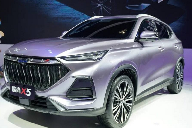Tại Triển lãm Ô tô Thành Đô 2020, Oshan đã giới thiệu đến công chúng một mẫu SUV hạng C mới, trông rất ấn tượng mang tên Oshan X5 2020 mới. Oshan là một thương hiệu dưới lá cờ của Changan Auto. Thương hiệu này chủ yếu nhắm tới đối tượng người mua trẻ và đang có thành tích hoạt động tốt, với hàng loạt mẫu SUV và MPV bóng bẩy. Thậm chí, Oshan còn định hình khá hẹp độ tuổi người mua của họ: 25 - 35 tuổi.