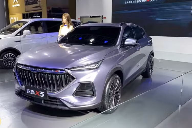 Giá xe Oshan X5 sẽ có mức bán ra từ khoảng 90.000 – 120.000 nhân dân tệ (tương đương 297 – 397 triệu đồng). Xe nhắm tới đối tượng người mua trẻ trung và những người có thu nhập khiêm tốn.