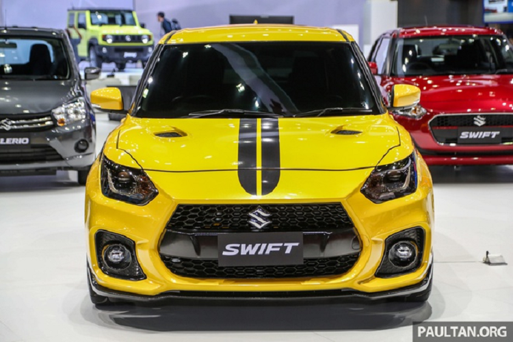 "Swift Sport không chạy đua sức mạnh. Chúng tôi không xây dựng Swift Sport thành chiếc hatchback mạnh mẽ, thay vào đó là một chiếc xe dễ lái, an toàn và sức mạnh vừa phải với động cơ điện để tối ưu hóa sức kéo ở dải vòng tua thấp", đại diện của Suzuki trả lời trang Autocar. Giá xe Suzuki Swift Sport 2020 mới hiện cao hơn đời cũ đôi chút, khoảng từ 19.400 USD tại Anh (tương đương 449 triệu đồng).