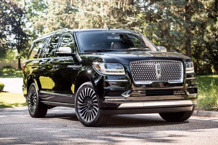 Dẫn đầu danh sách SUV 7 chỗ tốt nhất thế giới năm 2020, dẫn đầu là Lincoln Navigator 2020 (giá khởi điểm: 76.185 USD, điểm tổng thể: 8,8/10)