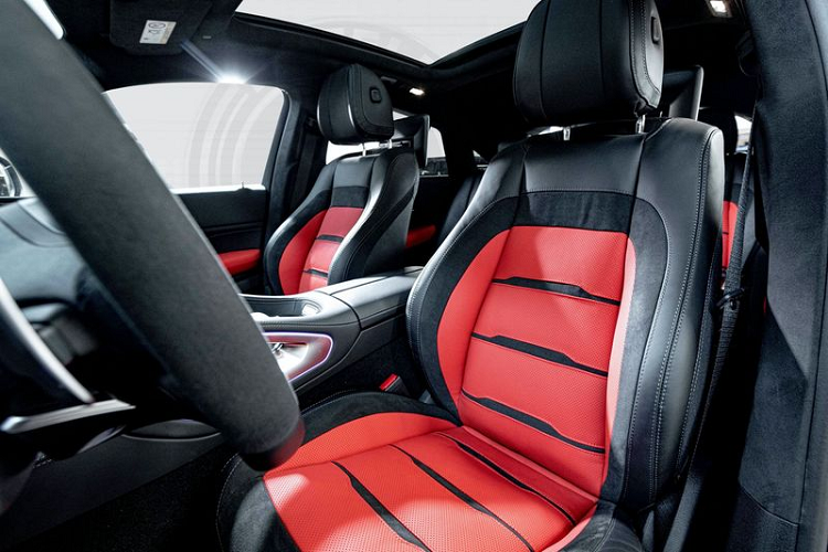 Hofele cũng tinh chỉnh lại cản sau của GLE Coupe để mang đến cái nhìn thể thao hơn, đi kèm còn có hệ thống ống xả quad và bộ khuếch tán cỡ lớn mạnh mẽ.