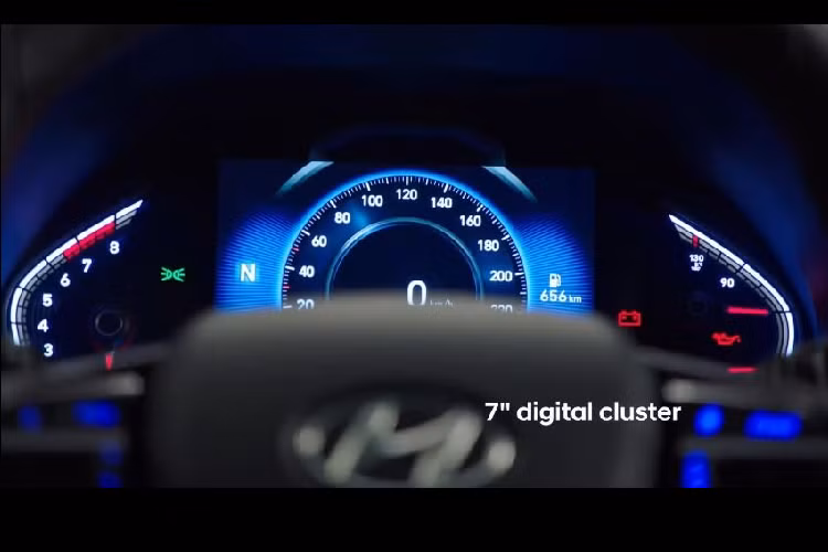 Gói trang bị an toàn của Hyundai i30 facelift đã được cập nhật để bao gồm các tính năng bảo hộ Hyundai SmartSense mới, bao gồm hỗ trợ theo dõi làn đường (LFA), hỗ trợ tránh va chạm phía sau (RCA) và hỗ trợ điểm mù (BCA).