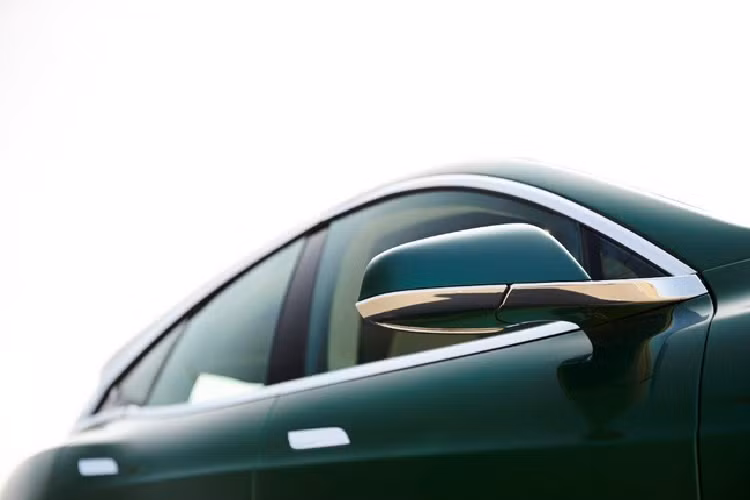 Tuy nhiên, do thân xe Tesla Model S mới làm bằng nhôm còn XF Sportbrake làm bằng thép nên rất khó khớp nối với nhau.