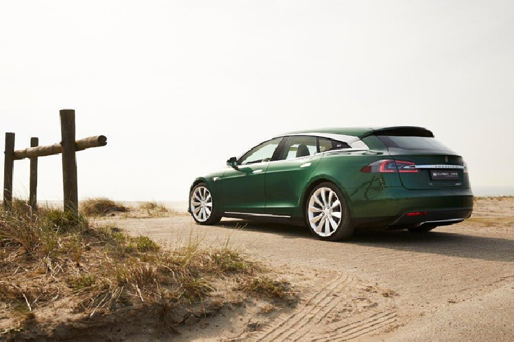 Khi đó, Tesla Model S Shooting Brake thu hút rất nhiều quan tâm. RemetzCar từng nói sẽ bắt tay vào sản xuất 20 chiếc.