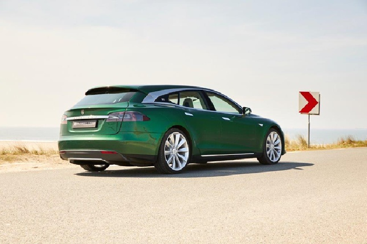 Chiếc Tesla Model S Shooting Brake mới đi được 60.000 km. Hiện nó đang được rao bán 245.810 USD (khoảng hơn 5,8 tỷ đồng).