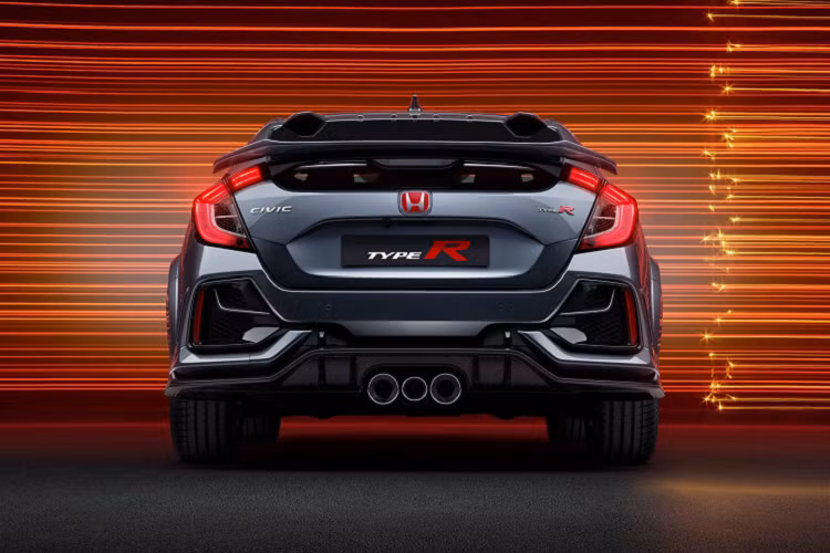 Cuối cùng là chế độ Auto Score, tự động ghi lại nhật ký của người lái qua các thông số tăng tốc, giảm tốc, kỹ năng đánh lái và trả lái.