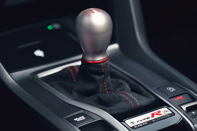 Hãng xe Honda còn cung cấp cho người dùng ứng dụng LogR giúp họ theo dõi chiếc xe hiệu năng cao của mình qua nhiều thông số khác nhau và 3 chế độ hoạt động.