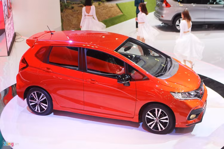 Truoc them Tet 2020, sam oto 5 cua hang B nao cho gia dinh?-Hinh-5