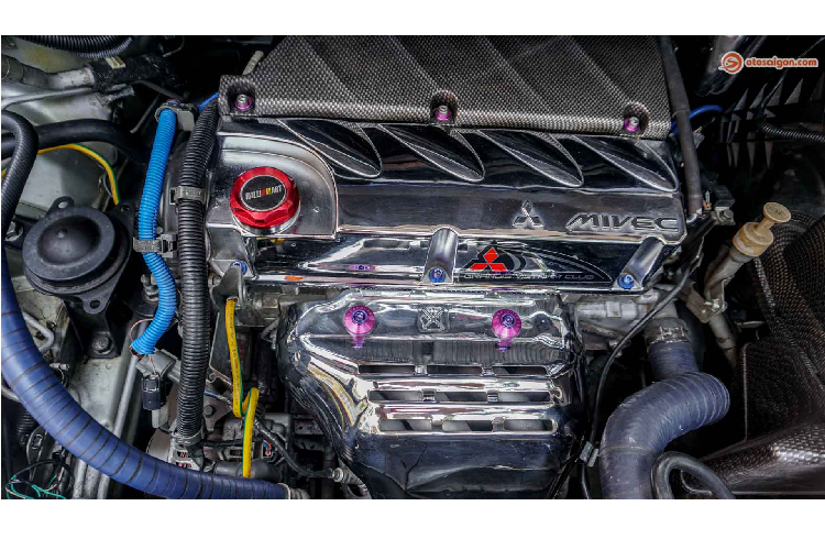 Tuy nhiên những người yêu thích và lựa chọn dòng xe Mitsubishi Grandis đời cũ để phục vụ gia đình đều muốn chi thêm tiền để nâng cấp chiếc xe của mình tiện nghi và bóng bẩy hơn, thậm chí phải “dọn” lại động cơ để vận hành mượt mà hơn.