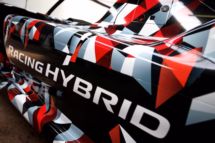 Toyota mô tả GR Super Sport là “siêu xe kết hợp giữa sức mạnh và khả năng đua vượt trội”. Nhằm tuân thủ quy định của ban tổ chức, Toyota sẽ phát triển ít nhất 20 phiên bản chạy phố của GR Super Sport.