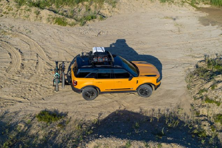 Ford Bronco Sport thế hệ mới được cung cấp hai lựa chọn động cơ là máy EcoBoost 1.5L sản sinh công suất 181 mã lực, mô-men xoắn cực đại 257Nm, và máy EcoBoost 2.0L cho 245 mã lực cùng 372Nm (dành cho các mẫu Badlands và First Edition hàng đầu). 