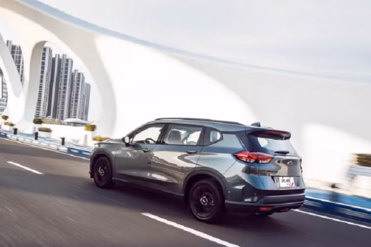 Tổng cộng, khách hàng Trung Quốc có năm tùy chọn biến thể hybrid Orlando 2020 mới để lựa chọn, bao gồm các cấu hình xe 5 và 7 chỗ cũng như biến thể Redline thể thao. Giá xe Chevrolet Orlando hybrid 2020 từ 136.900 nhân dân tệ (khoảng 500 triệu) và 159.900 nhân dân tệ (khoảng 525 triệu).