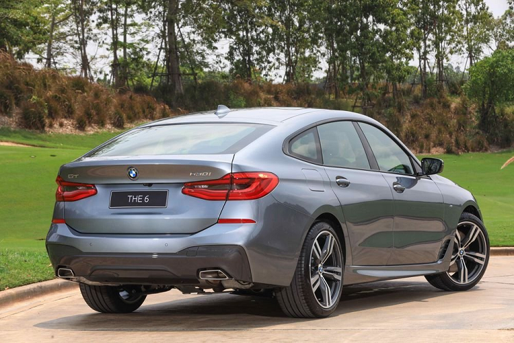 Giá xe BMW 630i GT M Sport khoảng 4.399.000 baht (tương đương 3,2 tỷ đồng), xe tăng cường tính thể thao với bộ khí động học M đi kèm với động cơ xăng 4 xi-lanh, kết hợp với hộp số tự động Sport Steptronic 8 cấp để tạo ra công suất 258 mã lực tại dải vòng tua 5.000 - 6.500 vòng/phút và mô-men xoắn cực đại 400 Nm tại tại dải vòng tua 1.550 - 4.400 vòng/phút.